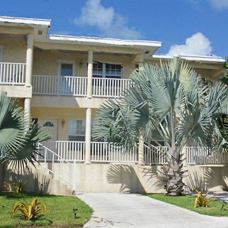 Sapphire Garden Townhouses ジョージ・タウン エクステリア 写真