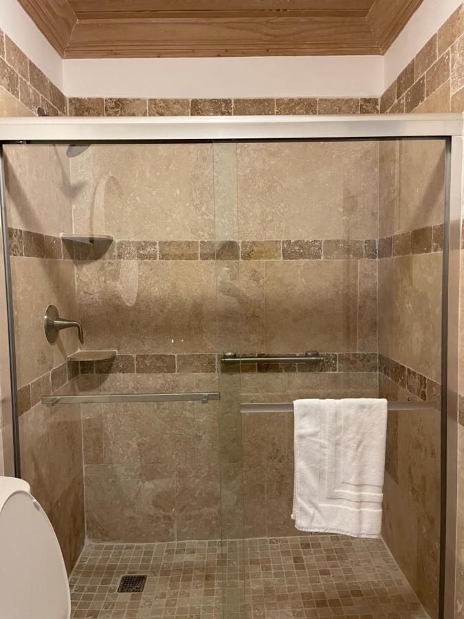 Sapphire Garden Townhouses ジョージ・タウン エクステリア 写真