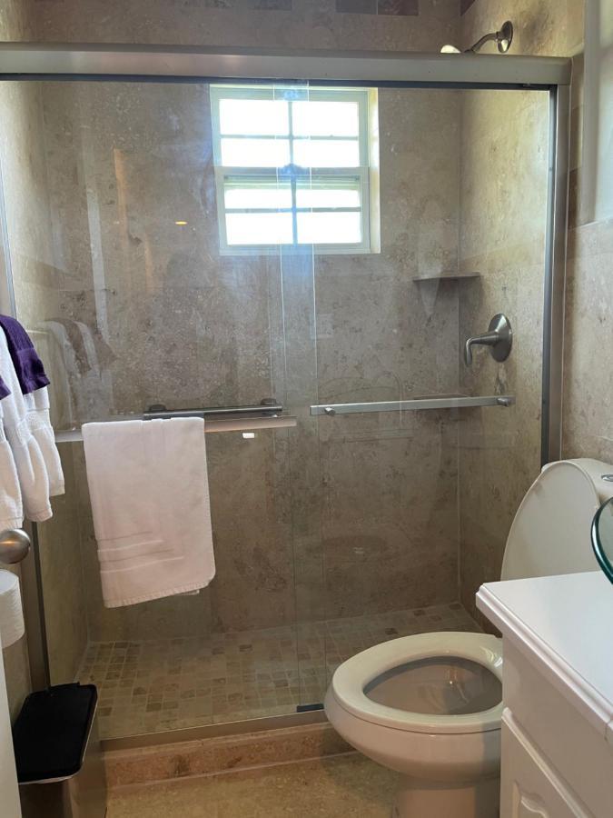 Sapphire Garden Townhouses ジョージ・タウン エクステリア 写真