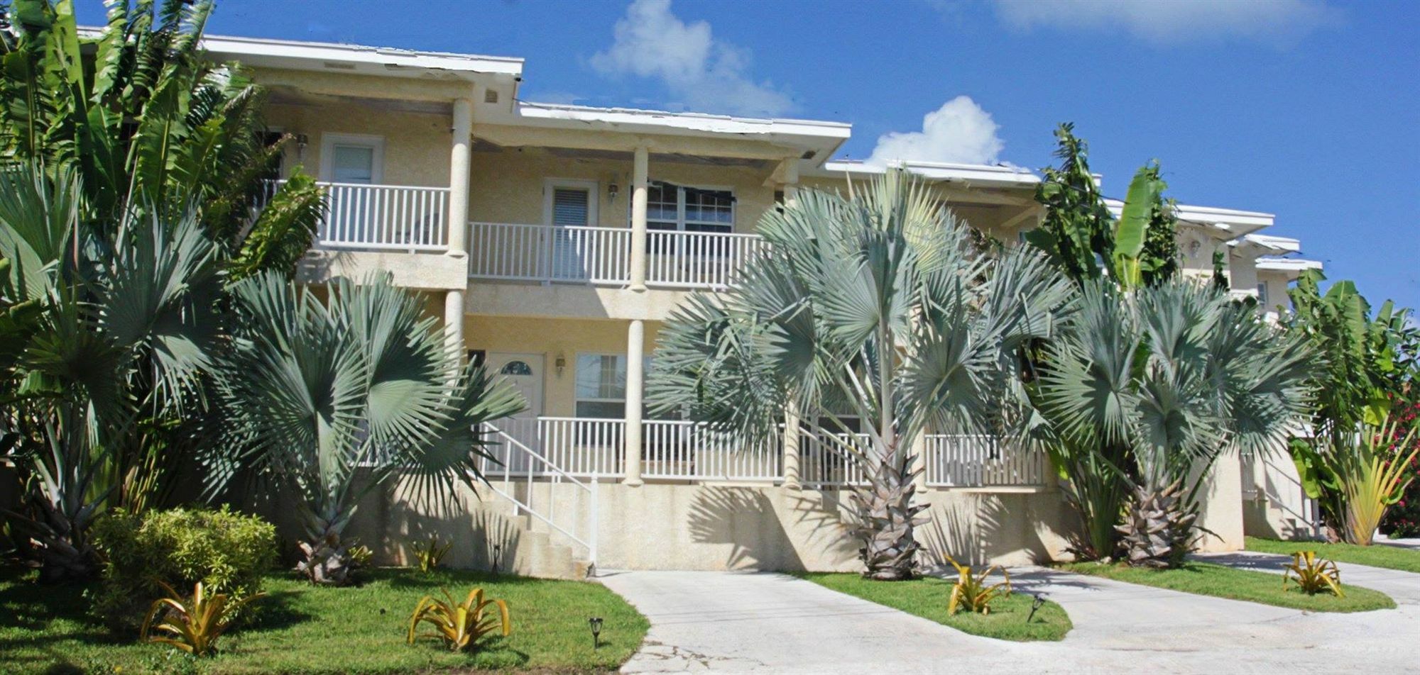Sapphire Garden Townhouses ジョージ・タウン エクステリア 写真